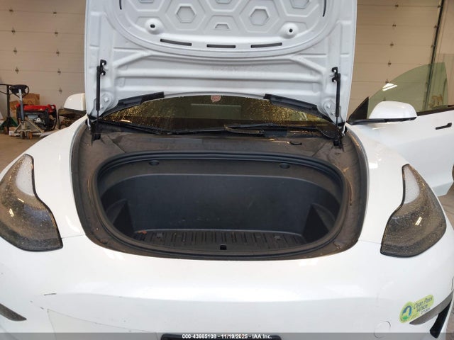 Продажа на аукционе авто 2023 Tesla Model 3 Rear-wheel Drive, vin: 5YJ3E1EA3PF557471, номер лота: 43665108