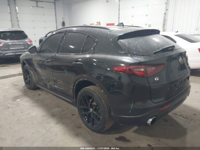 2018 ALFA ROMEO STELVIO ZASFAKNNXJ7B82474 Photo 2