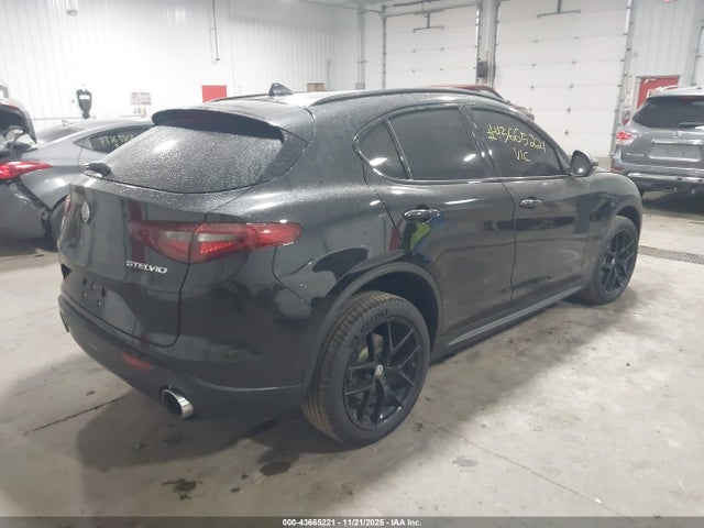 2018 ALFA ROMEO STELVIO ZASFAKNNXJ7B82474 Photo 3