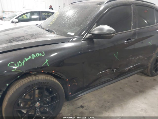 2018 ALFA ROMEO STELVIO ZASFAKNNXJ7B82474 Photo 5