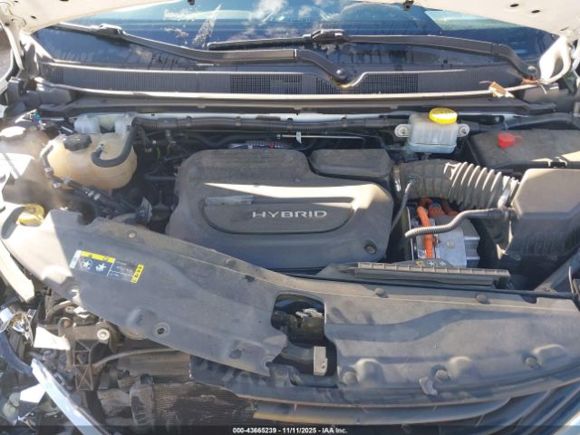 2018 CHRYSLER PACIFICA HYBRID 2C4RC1L70JR163624 Photo 9