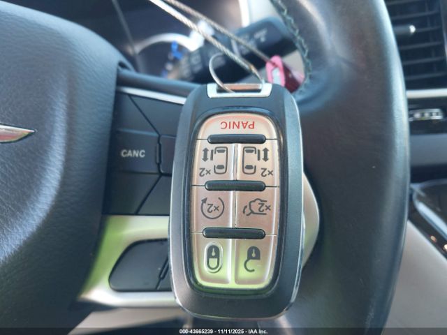 2018 CHRYSLER PACIFICA HYBRID 2C4RC1L70JR163624 Photo 10