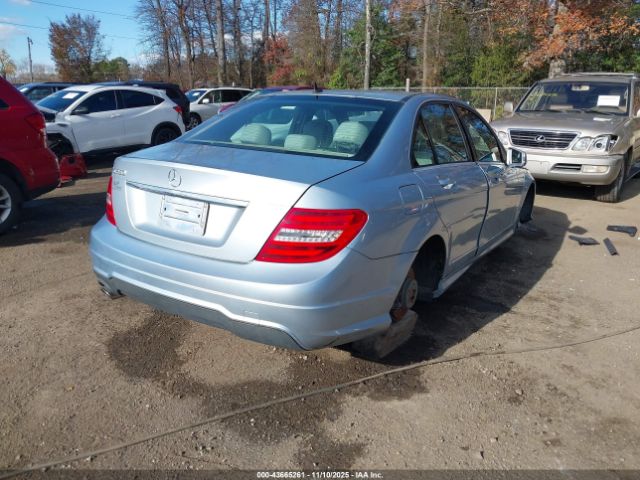 2013 MERCEDES-BENZ C 250 WDDGF4HB0DR270539 Photo 3