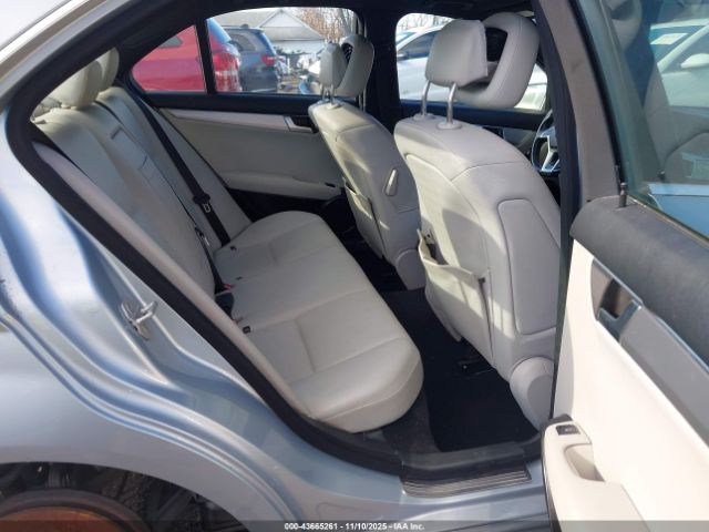 2013 MERCEDES-BENZ C 250 WDDGF4HB0DR270539 Photo 7