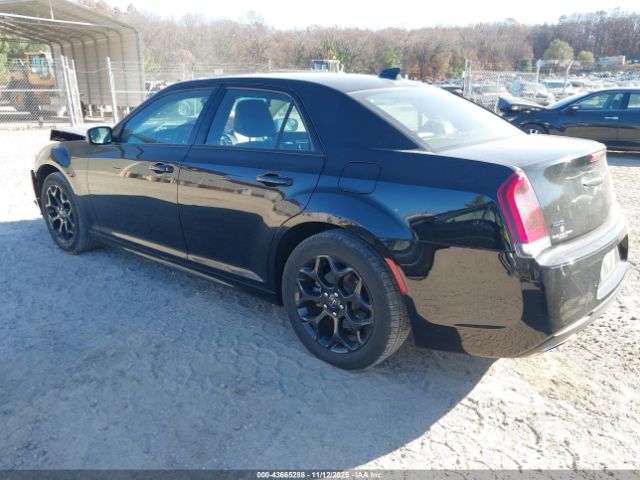 2021 CHRYSLER 300 2C3CCARG5MH680171 Photo 2