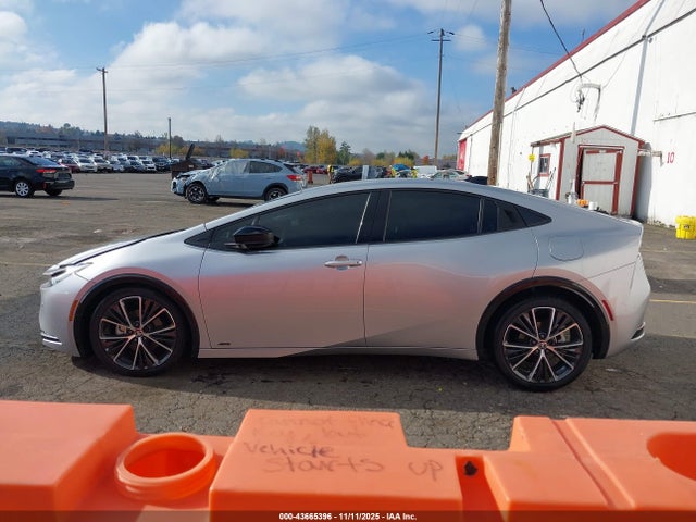 Toyota Prius Limited Awd-e 2023 JTDADABU2P3007202 Image 14