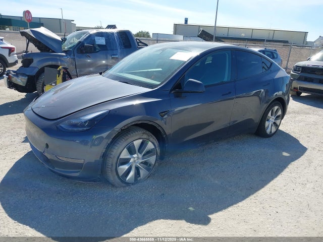 2023 TESLA MODEL Y 7SAYGAEE1PF769999 Photo 1