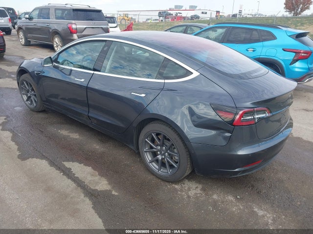 2018 TESLA MODEL 3 5YJ3E1EA3JF005041 Photo 2