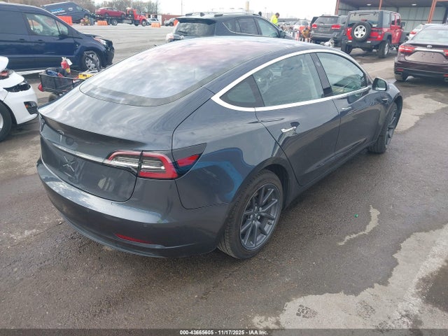 2018 TESLA MODEL 3 5YJ3E1EA3JF005041 Photo 3