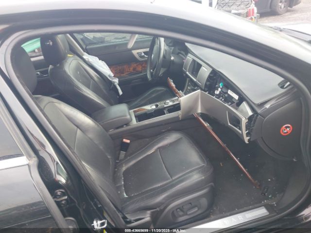 2010 JAGUAR XF SAJWA0GBXALR58661 Photo 4