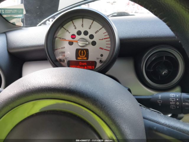 2011 MINI COOPER CLUBMAN WMWZF3C57BTX81791 Photo 6