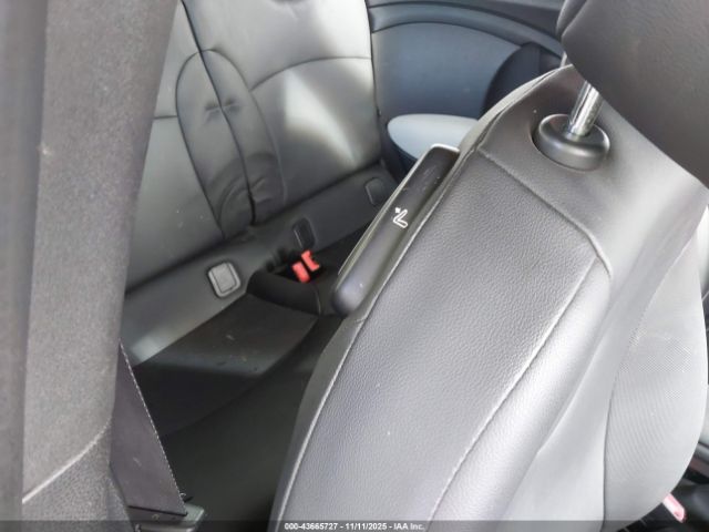 2011 MINI COOPER CLUBMAN WMWZF3C57BTX81791 Photo 7