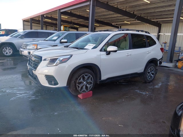 Subaru Forester Premium 2023 JF2SKADC3PH411001 Image 2