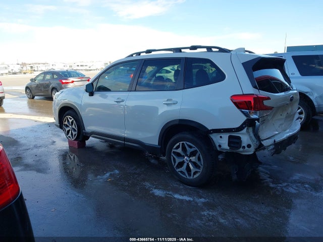 Subaru Forester Premium 2023 JF2SKADC3PH411001 Image 3
