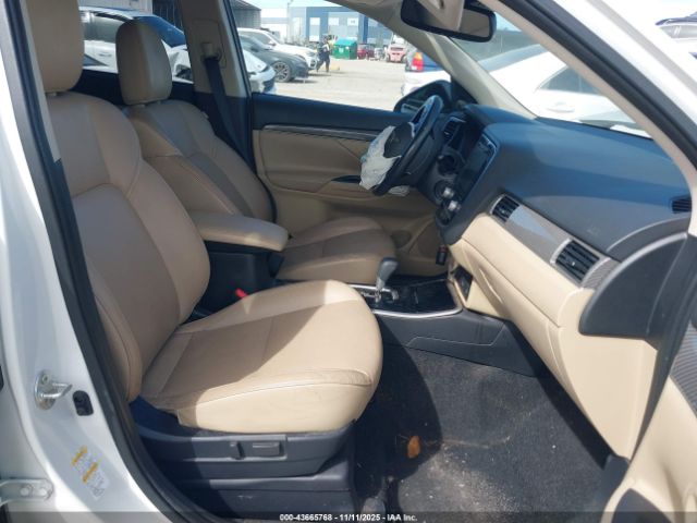 2020 MITSUBISHI OUTLANDER JA4AD3A35LZ019964 Photo 4