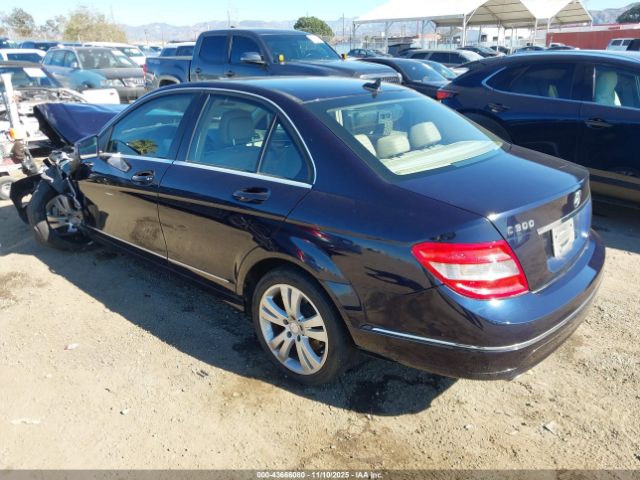 2011 MERCEDES-BENZ C 300 WDDGF5EB9BA469482 Photo 2