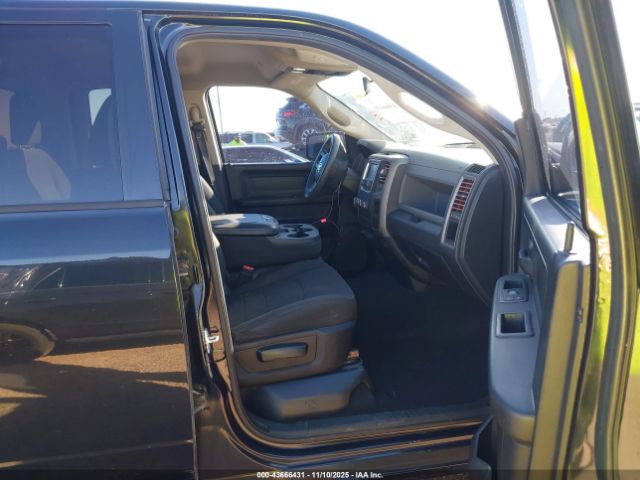 2019 RAM 1500 CLASSIC 1C6RR6FG2KS586042 Photo 4