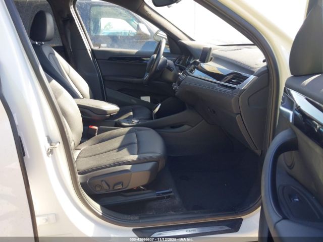 2020 BMW X1 WBXJG7C07L5R96072 Photo 4