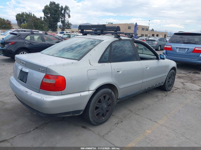 1999 AUDI A4 WAUCB28D4XA046068 Photo 3