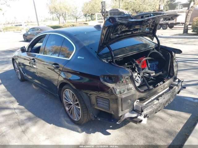 2019 BMW 530E WBAJA9C54KB388402 Photo 2
