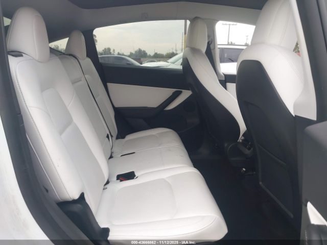 2022 TESLA MODEL Y 7SAYGAEE7NF486066 Photo 7