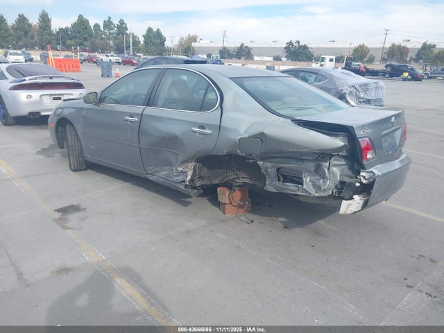 2002 LEXUS ES 300 JTHBF30G520066602 Photo 2