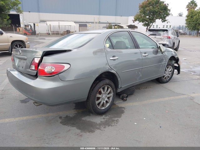 2002 LEXUS ES 300 JTHBF30G520066602 Photo 3