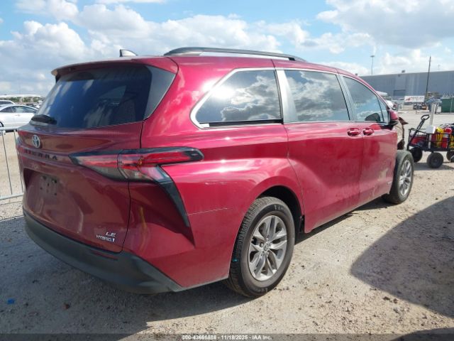 2021 TOYOTA SIENNA 5TDKRKEC8MS052010 Photo 3