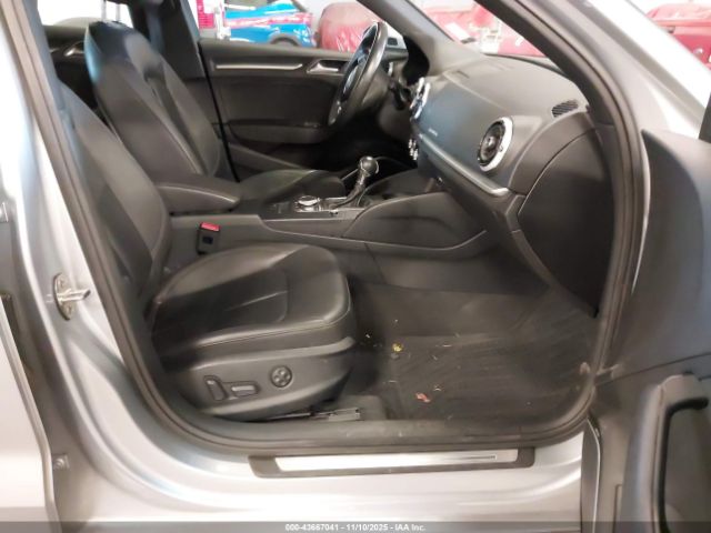 2018 AUDI A3 WAUJ8GFF2J1016243 Photo 4