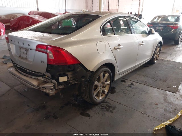 YV126MFKXG2409199 Volvo S60 T5 Drive-e Premier