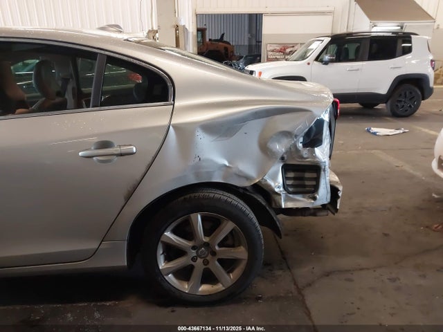 YV126MFKXG2409199 Volvo S60 T5 Drive-e Premier