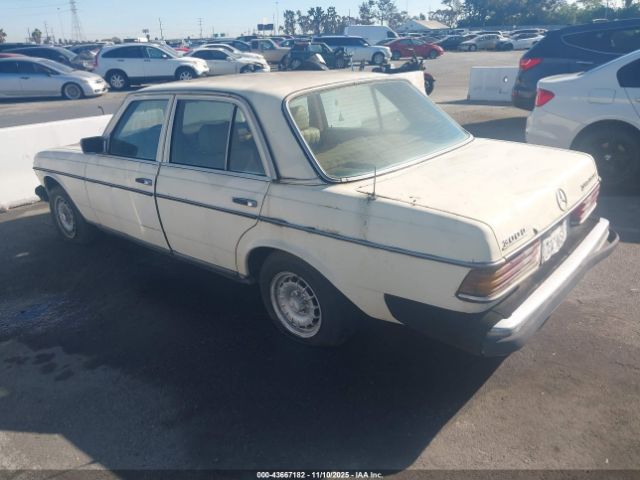 1982 MERCEDES-BENZ 300 WDBAB33A5CB001513 Photo 2