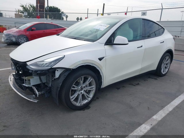 43667231 :رقم المزاد ، 5YJYGDEE3MF240404 vin ، 2021 Tesla Model Y Long Range Dual Motor All-wheel Drive مزاد بيع