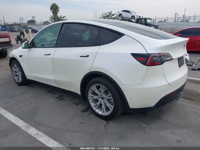 43667231 :رقم المزاد ، 5YJYGDEE3MF240404 vin ، 2021 Tesla Model Y Long Range Dual Motor All-wheel Drive مزاد بيع