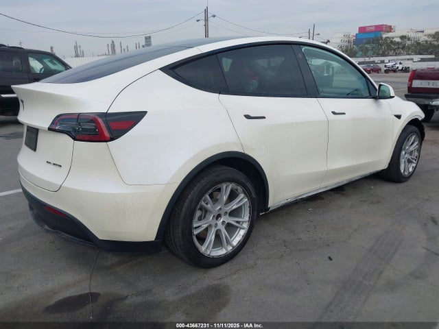 43667231 :رقم المزاد ، 5YJYGDEE3MF240404 vin ، 2021 Tesla Model Y Long Range Dual Motor All-wheel Drive مزاد بيع