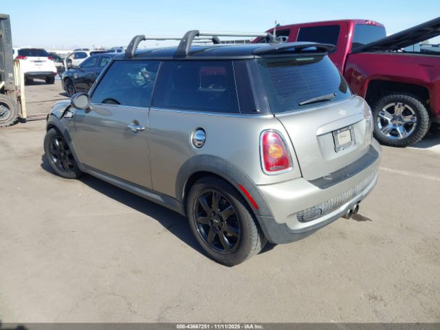 2010 MINI COOPER S WMWMF7C54ATX44035 Photo 2