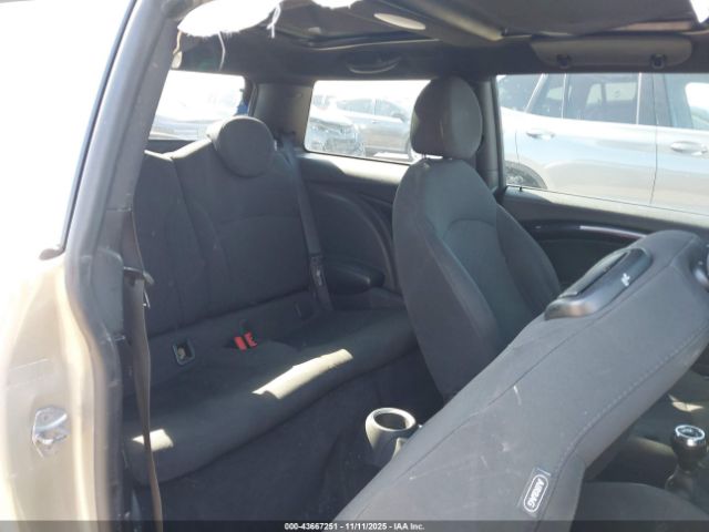2010 MINI COOPER S WMWMF7C54ATX44035 Photo 7