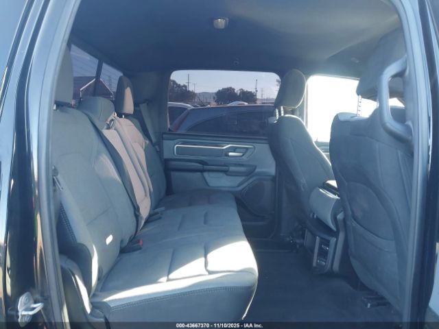 2021 RAM 1500 1C6SRFFT3MN643641 Photo 7