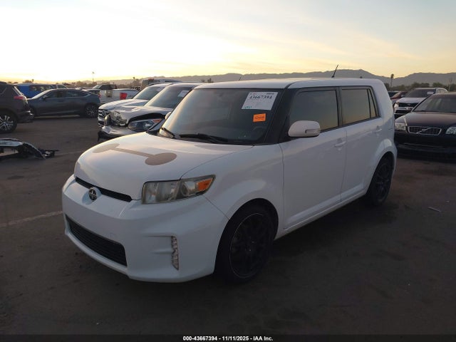 JTLZE4FEXFJ073595 Scion XB