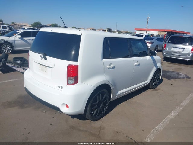 JTLZE4FEXFJ073595 Scion XB