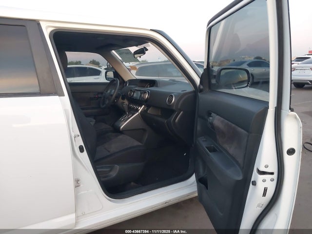 JTLZE4FEXFJ073595 Scion XB