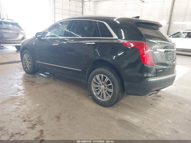 2017 CADILLAC XT5 1GYKNDRS2HZ169766 Photo 2