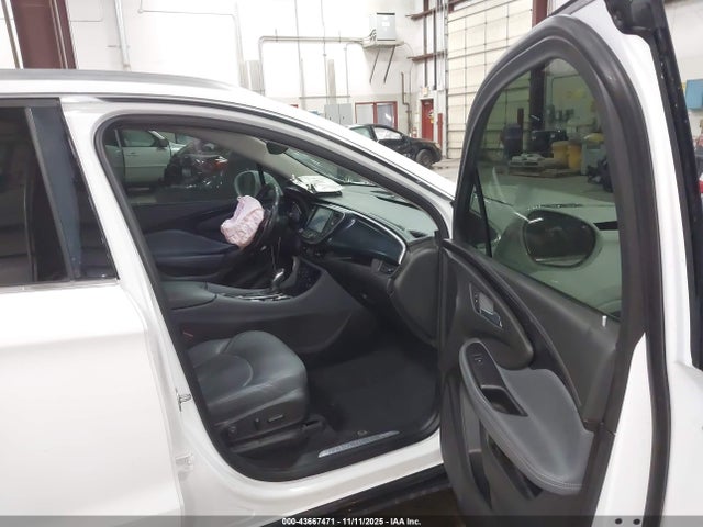Buick Envision Awd Essence 2020 LRBFX2SA2LD104346 Image 5