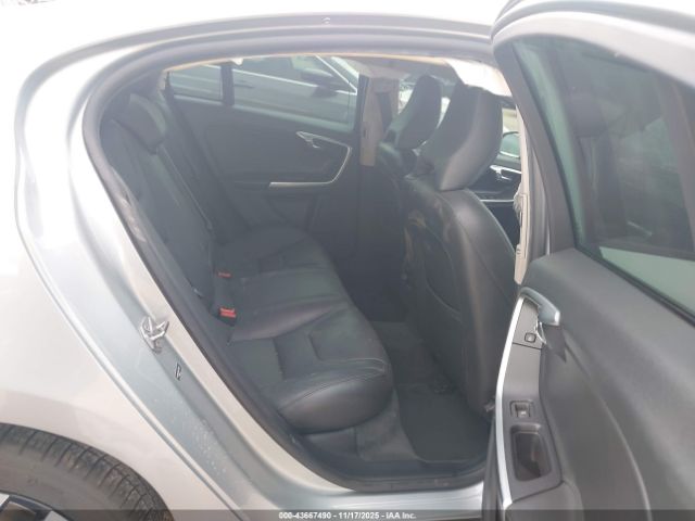 2017 VOLVO S60 YV126MFL5H2421433 Photo 7