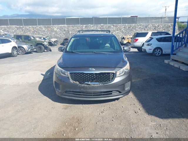 KNDMB5C12G6215643 KIA SEDONA LX