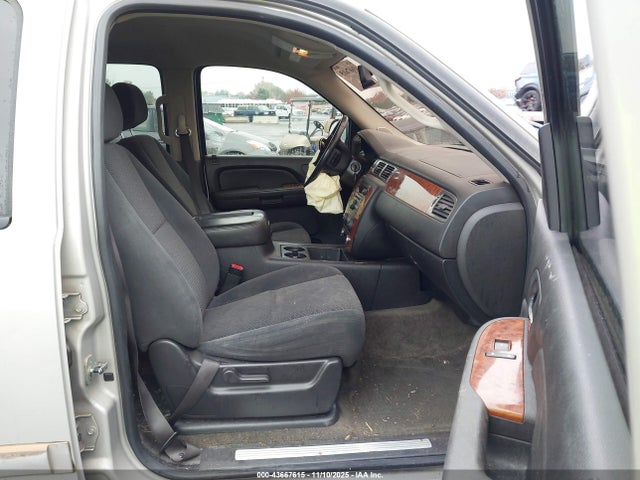Продажа на аукционе авто 2007 Chevrolet Tahoe Lt, vin: 1GNFK13097J106111, номер лота: 43667615