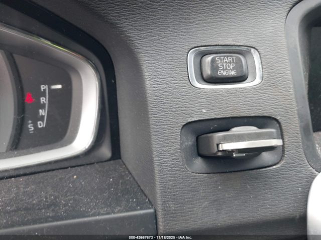 2016 VOLVO S60 YV126MFK3G1394731 Photo 10