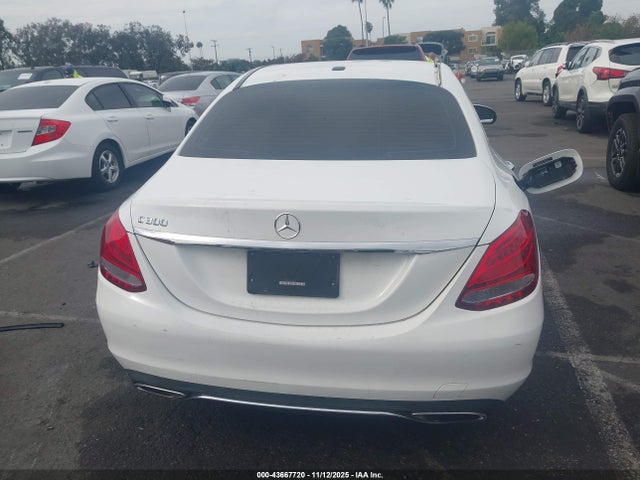 Mercedes-Benz C 300 2016 55SWF4JB6GU156330 Image 17