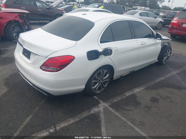 Mercedes-Benz C 300 2016 55SWF4JB6GU156330 Image 4
