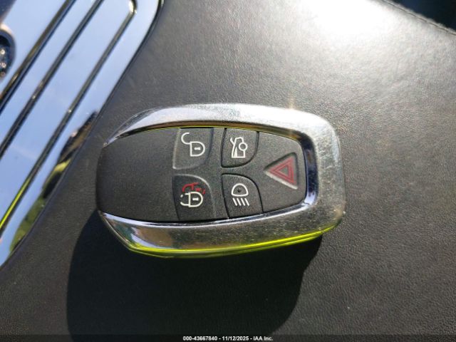 2012 JAGUAR XJ SAJWA1GE7CMV28678 Photo 10